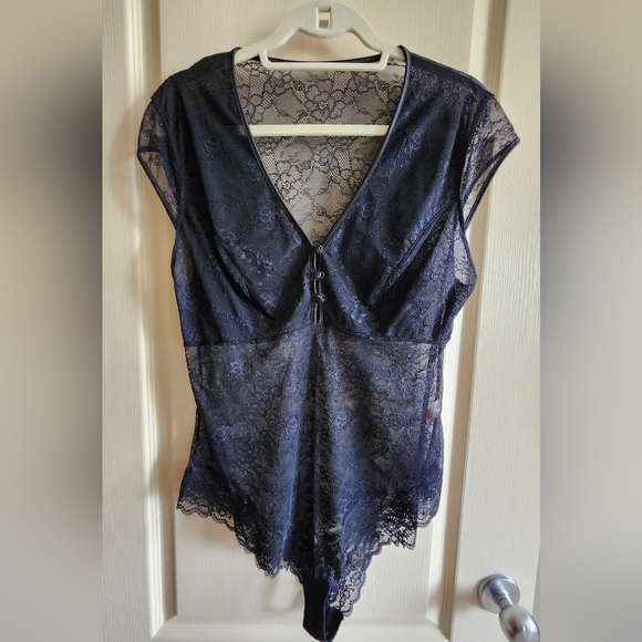 La Vie En Rose Other - LA VIE EN ROSE Elegant Black Lace Bodysuit. Size XL.